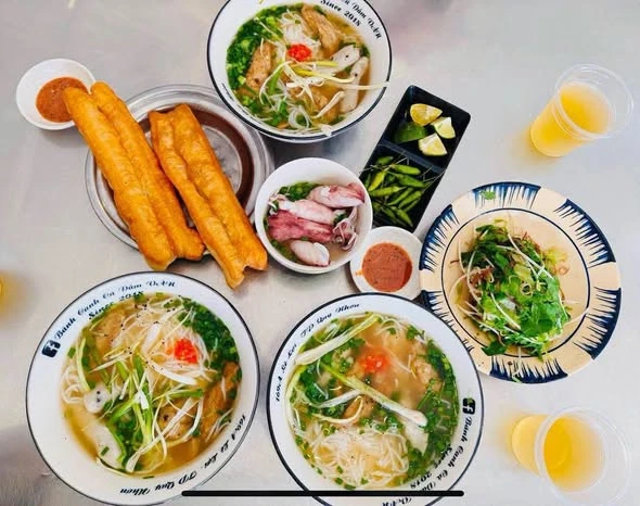 Bánh Canh Cá Dầm VÂN