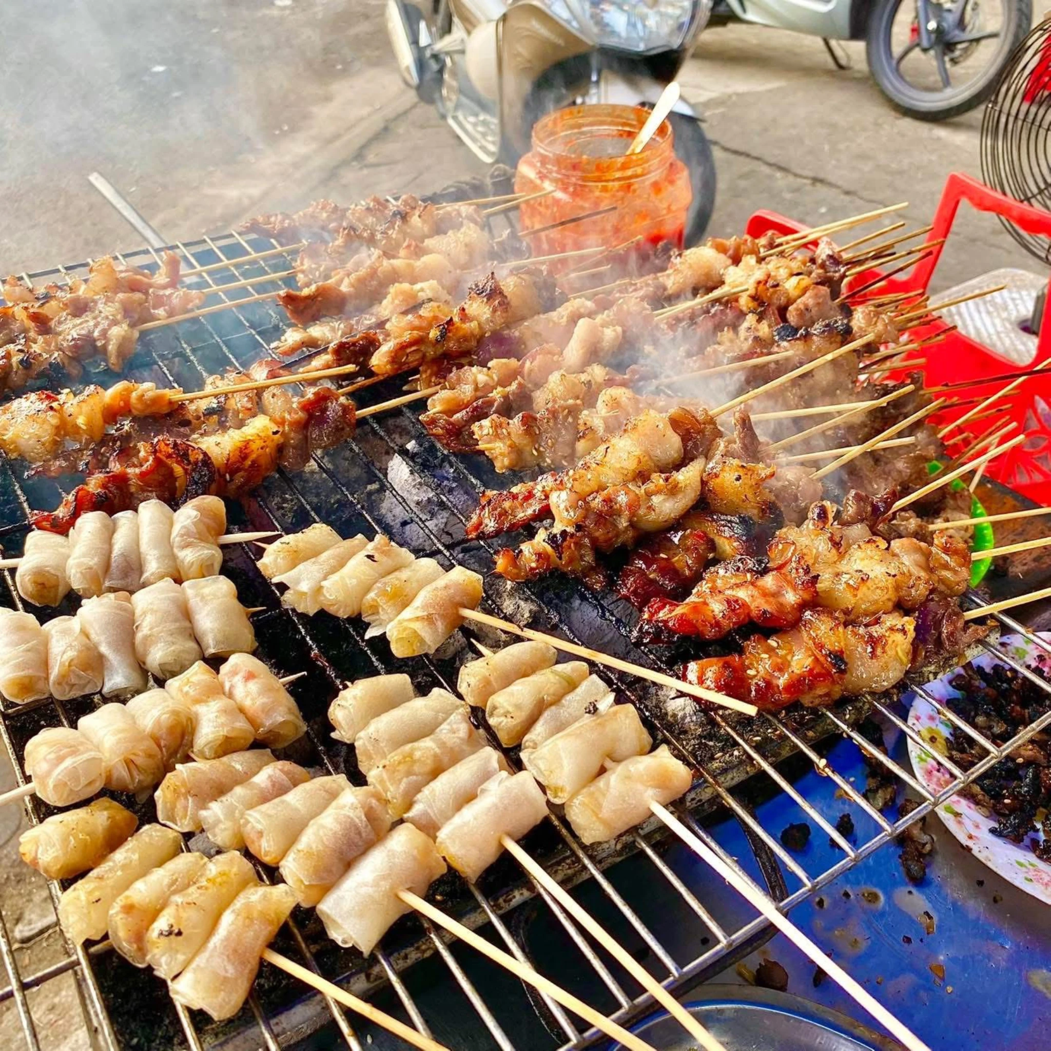 🔥 Điểm Danh 10 Quán Ăn “Chỉ Thổ Địa Quy Nhơn Mới Biết” – Ăn Là Ghiền!