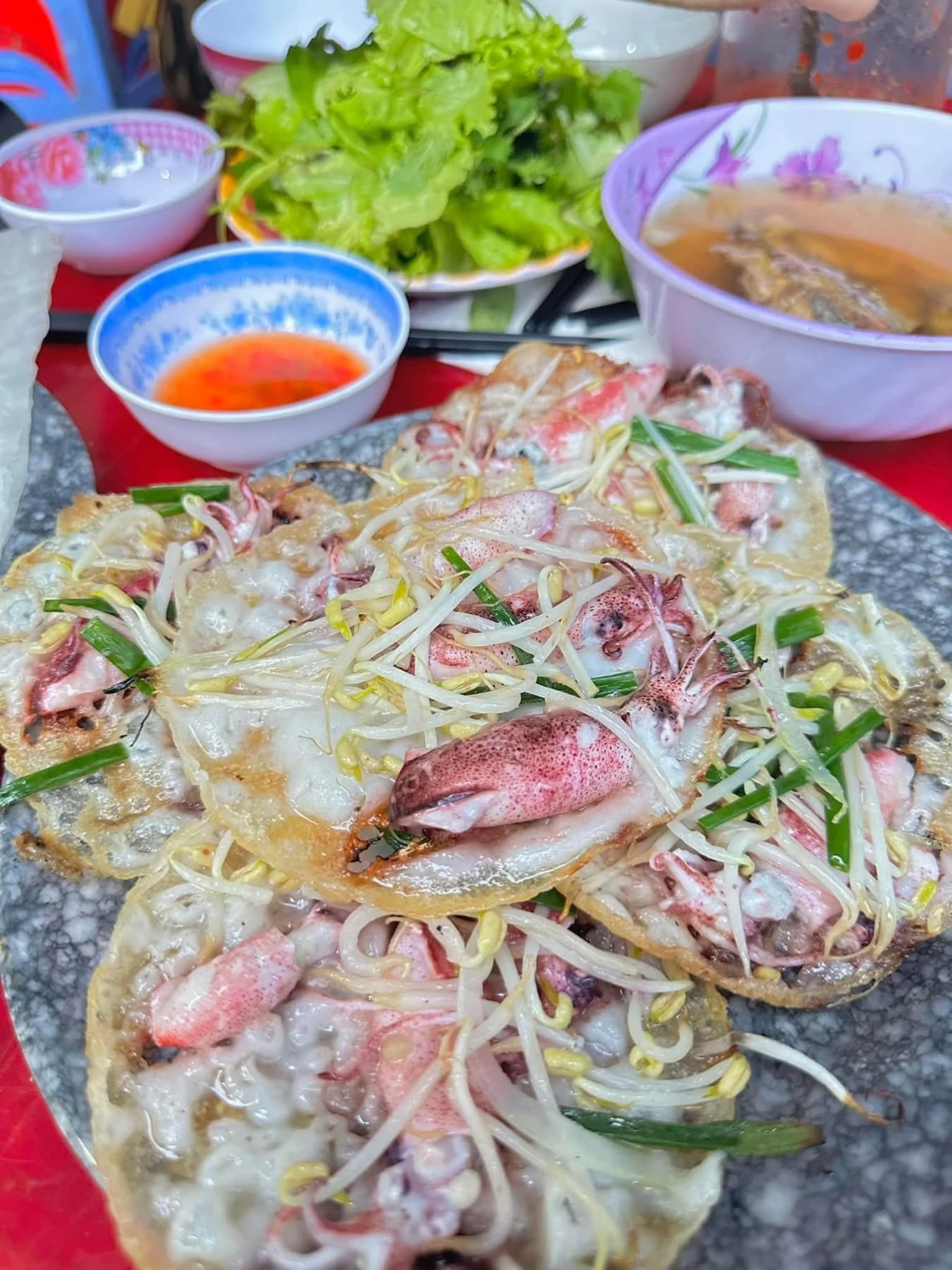 🔥 Điểm Danh 10 Quán Ăn “Chỉ Thổ Địa Quy Nhơn Mới Biết” – Ăn Là Ghiền!